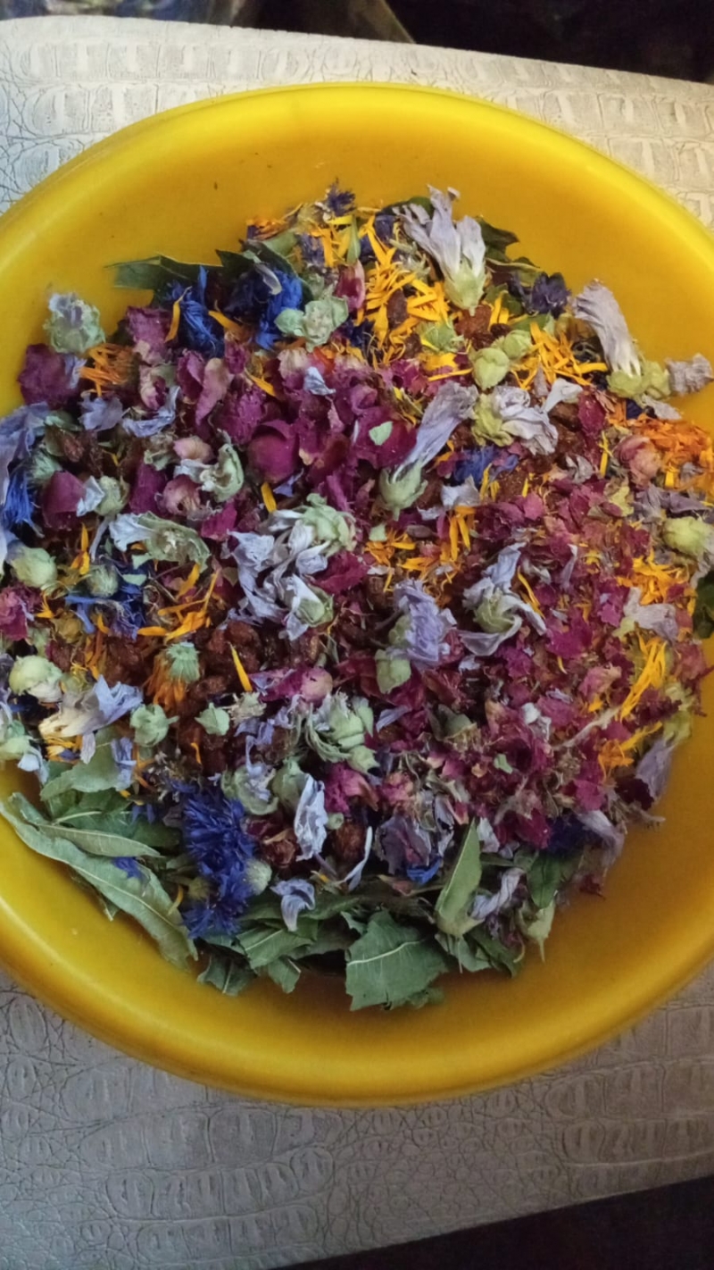 ���� ���