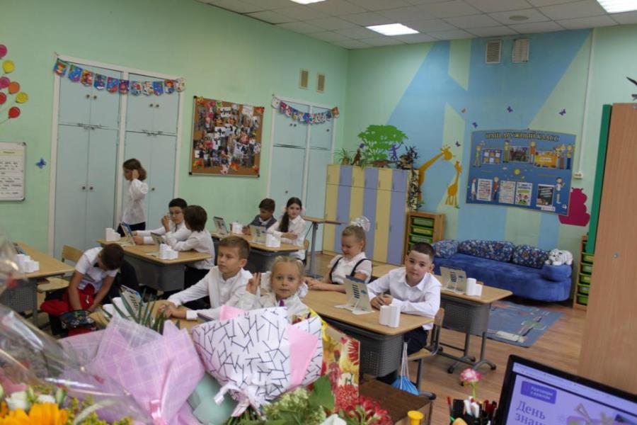 �a����� ����a � �A� Mo���� ��� �e���x �����e�