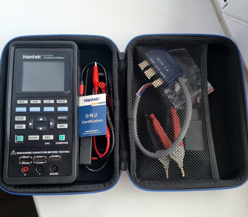 �������� LCR ���� Hantek 1833C