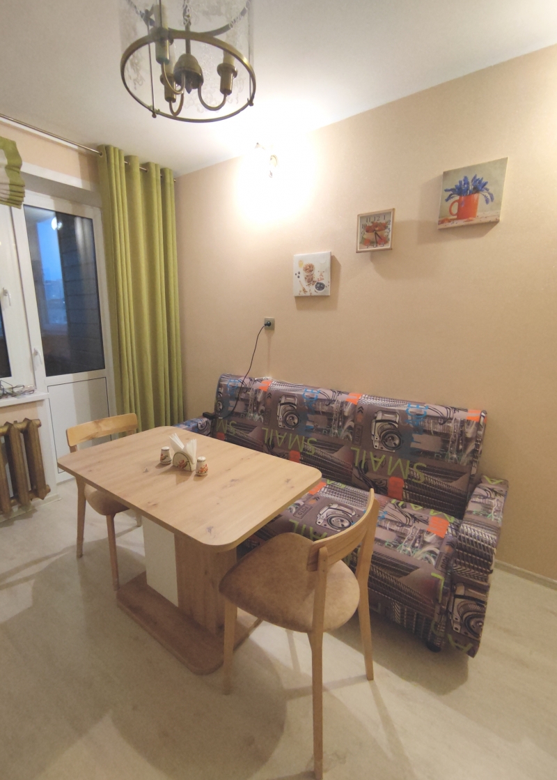 1-� ��������, 41 �2, 716 ��. ������� �� ������