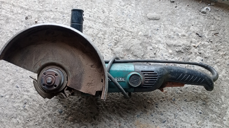 �������� makita 230 �� GA9010c