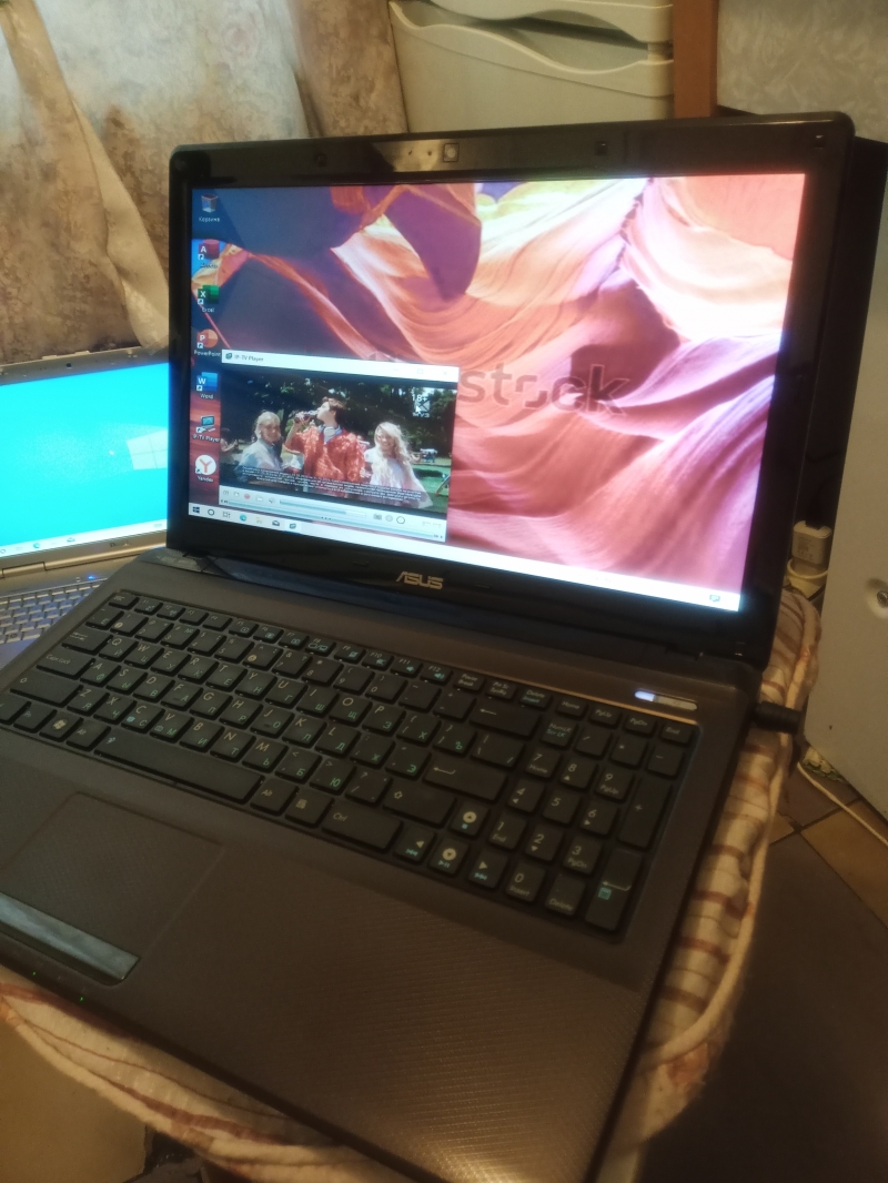 Asus, 2 ����, 1.7 Ghz, 2 Gb, 320 Gb, 15.6, dvd, cr, 1 usb3, hdmi, wi-fi, camera