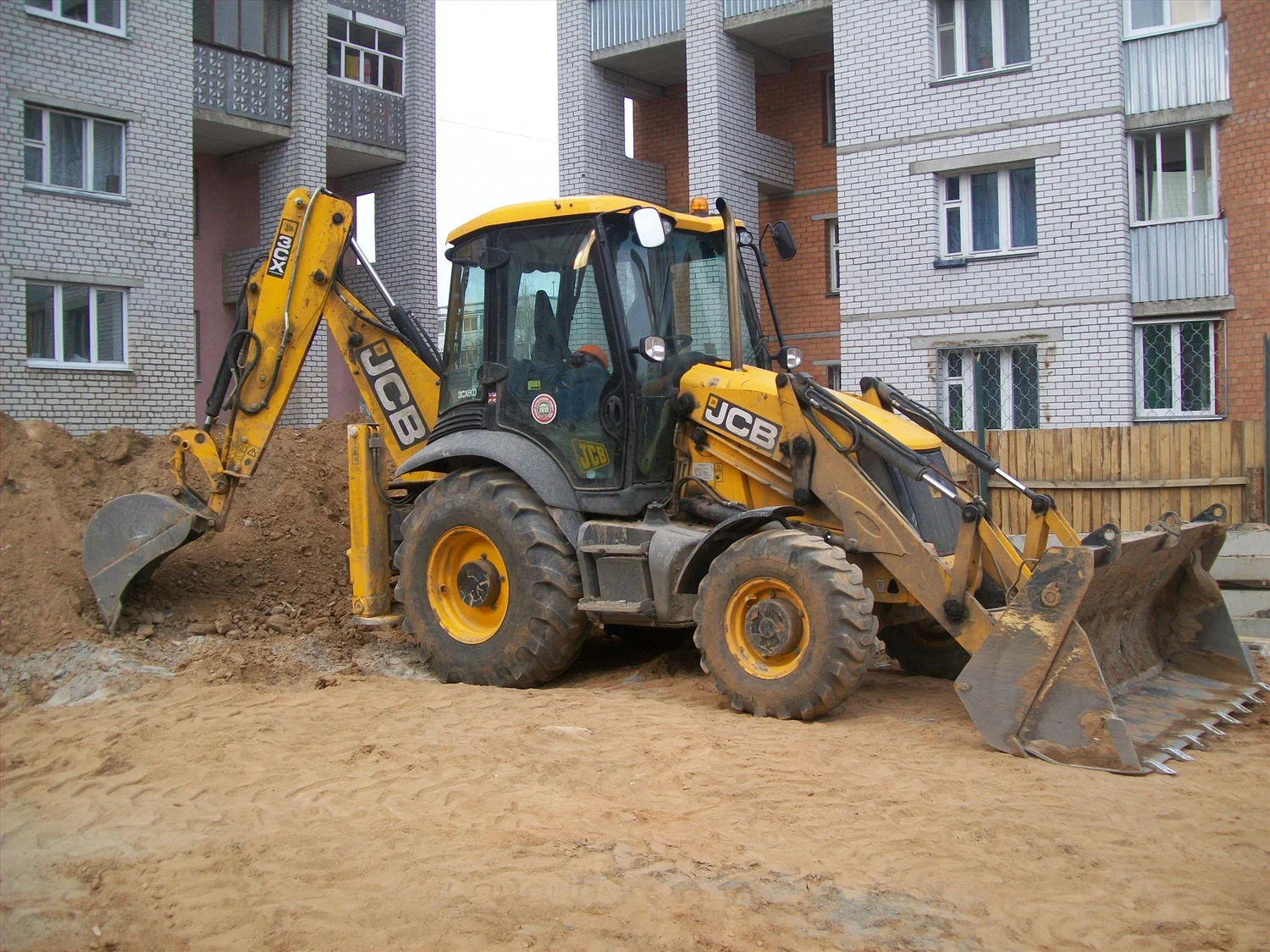 ������, ������ ����������� ���������� CAT � JCB