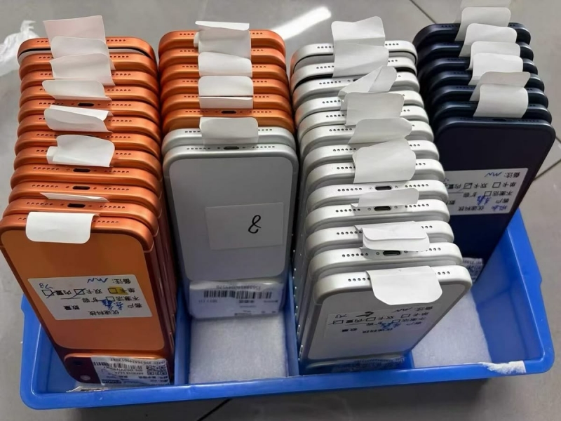 �� � ����� Apple iPhone 171615141312